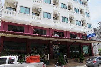 Hotel Somjai House Si Racha Esterno foto