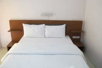Hotel Somjai House Si Racha Esterno foto